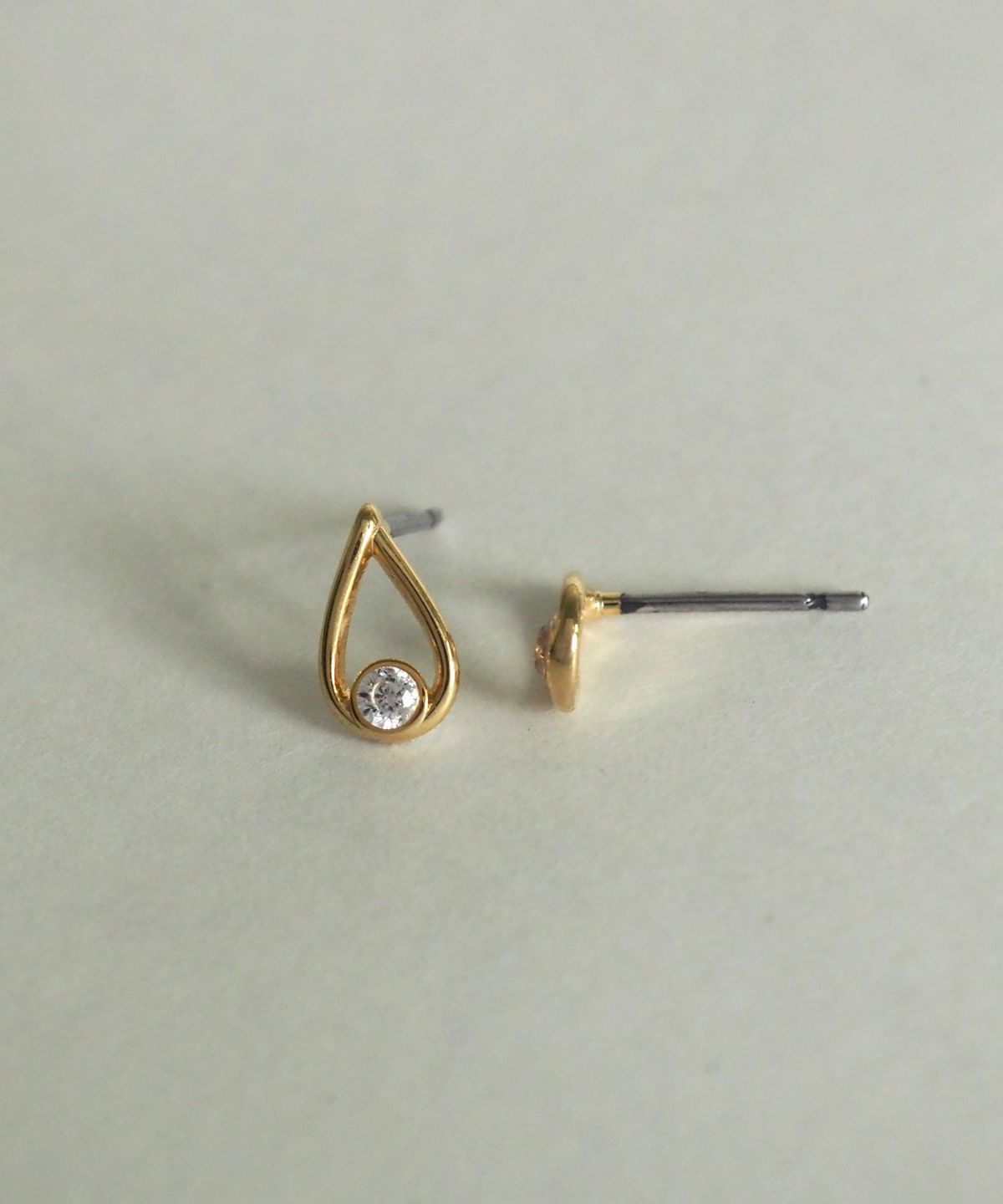 ドロップラインピアス