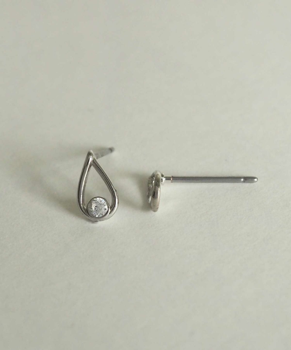 ドロップラインピアス