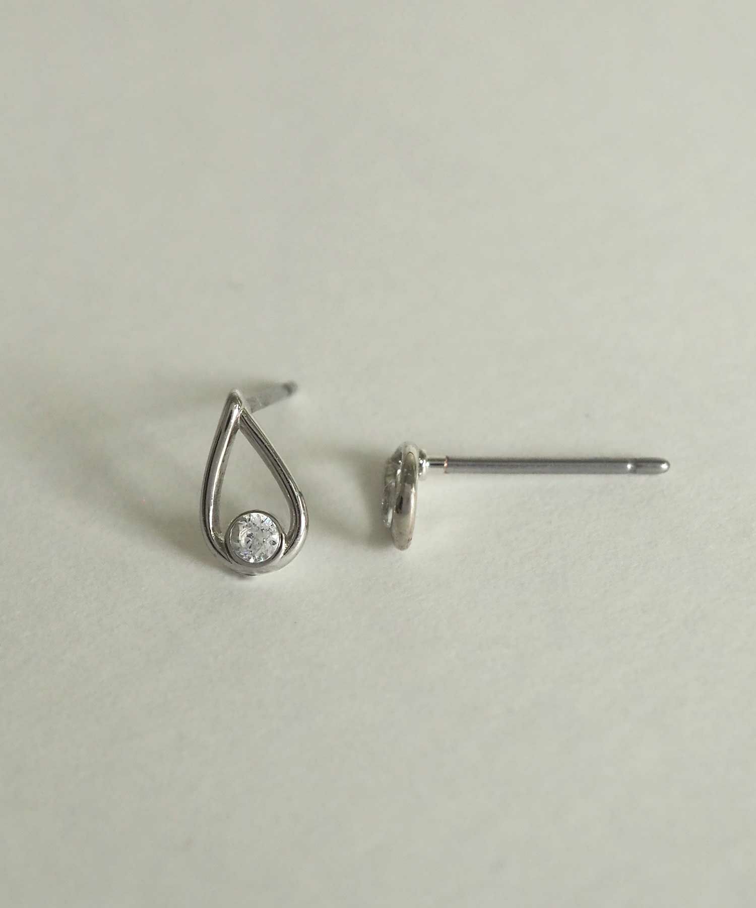 ドロップラインピアス