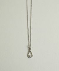 ドロップラインネックレス
