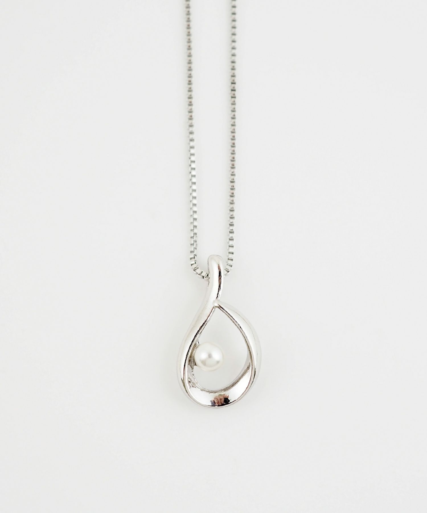 パールドロップスライドネックレス