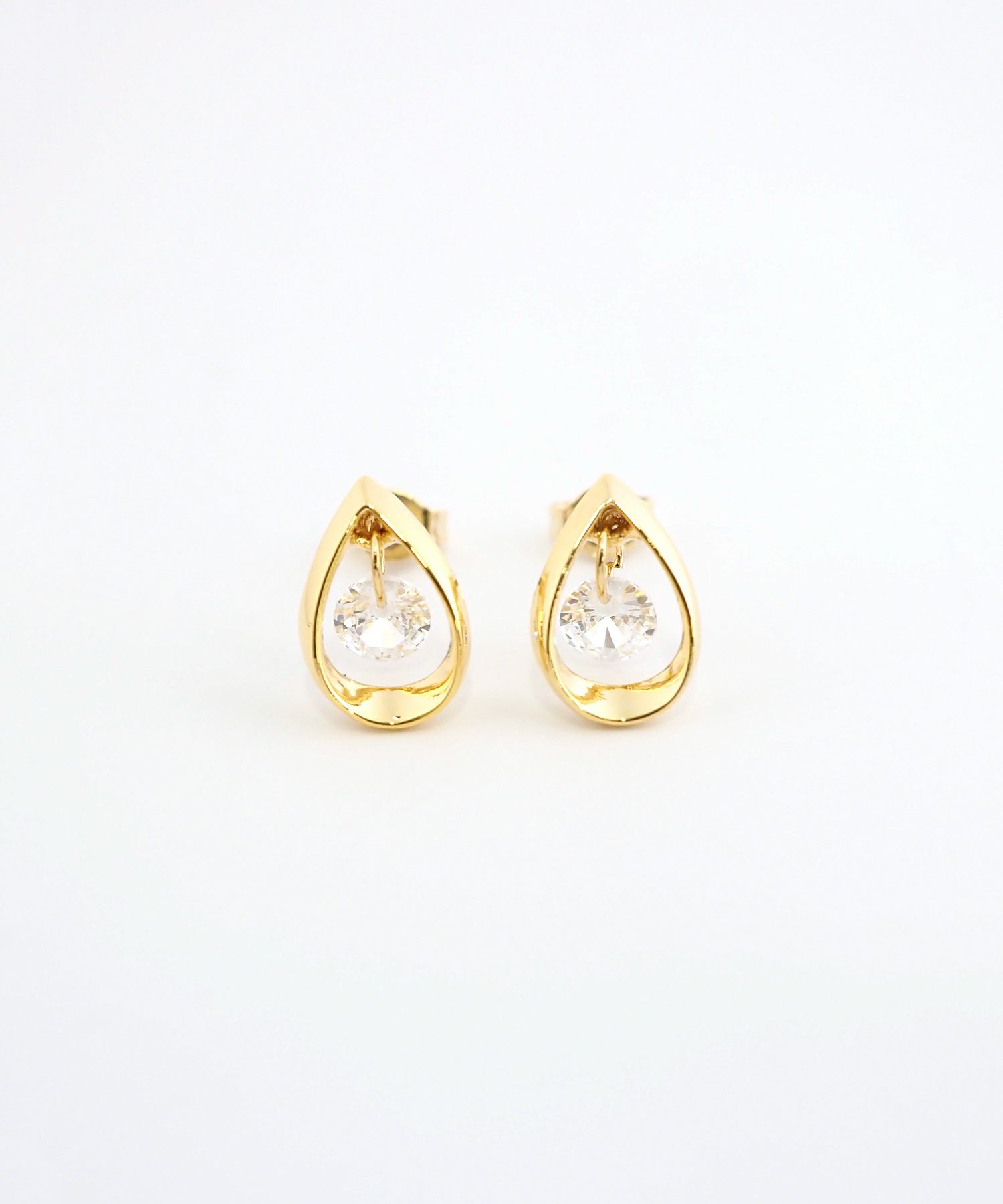 ドロップシャイニングストーンチタンポストピアス