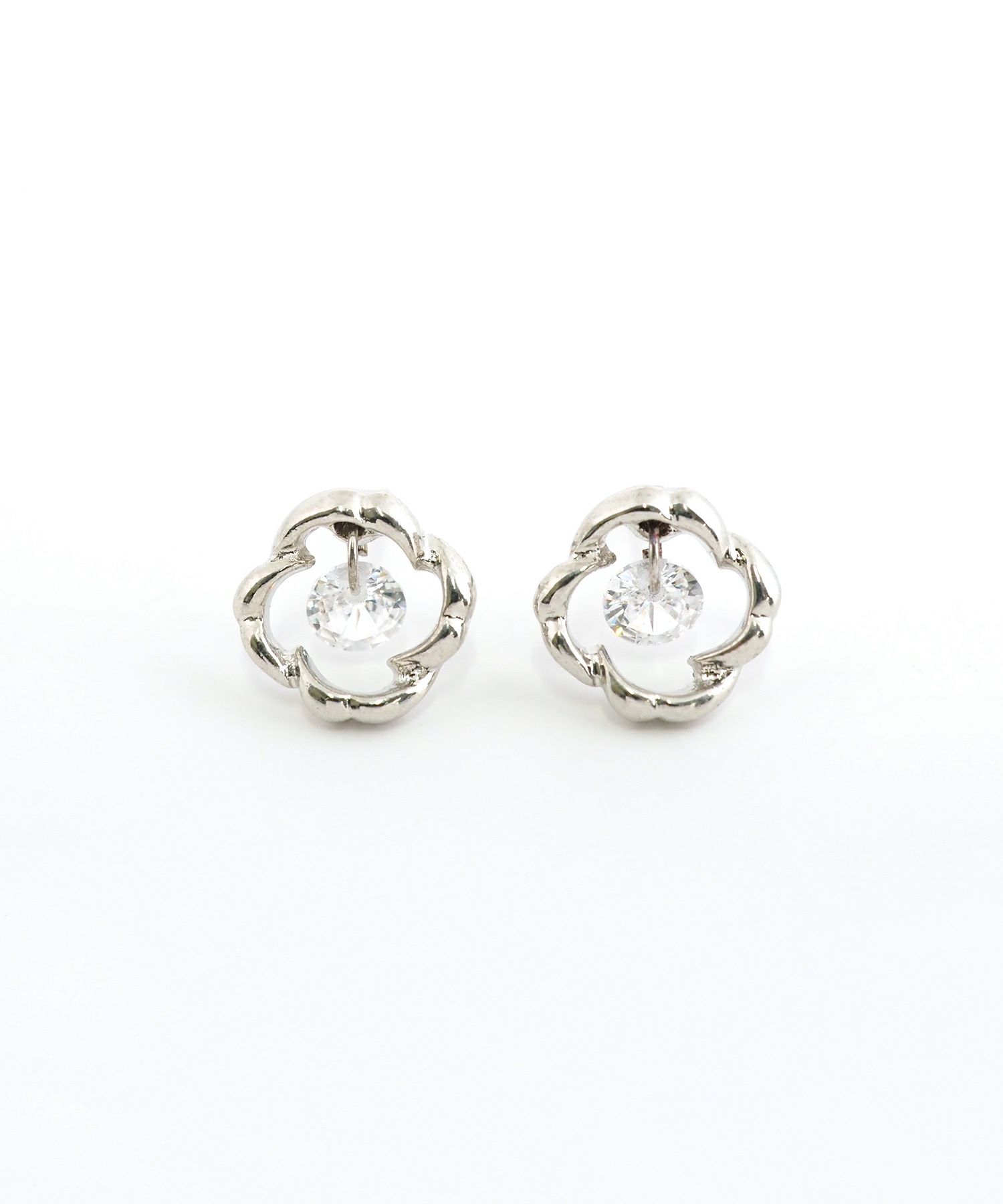 フラワーシャイニングストーンチタンポストピアス