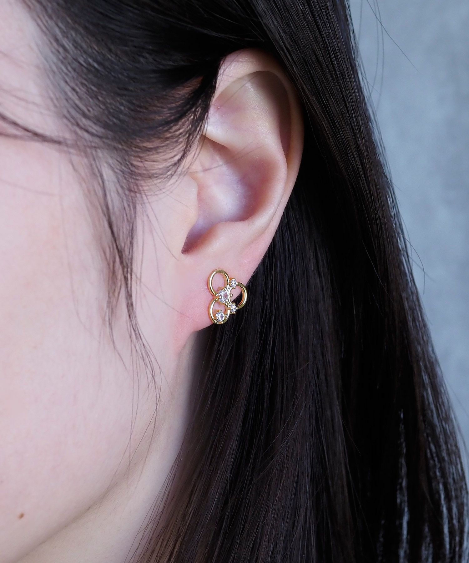 ミツバラインラウンドメタルイヤリング