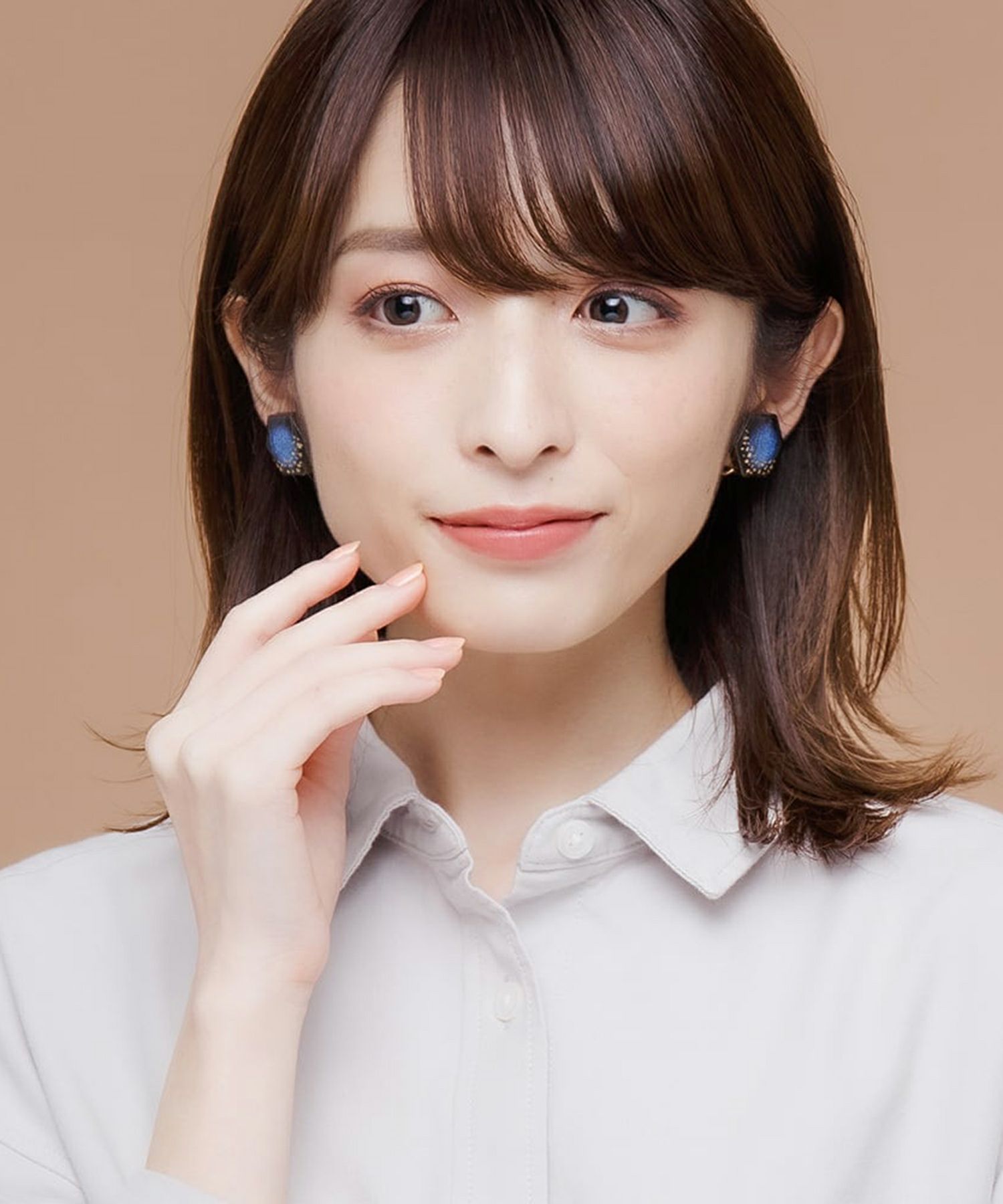 【メディア着用】藍色美濃焼六角形星屑チタンポストピアス【MIKELO】