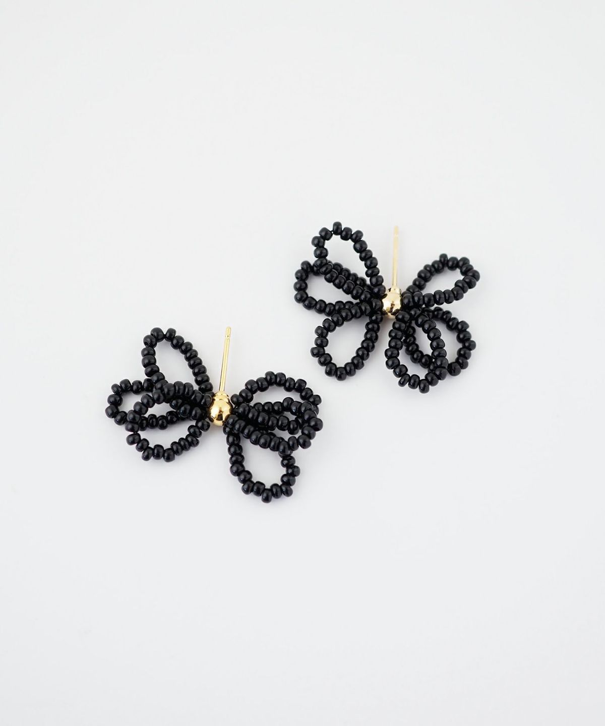 極美品 バタフライ ピアス FOREVER21 ピアス バタフライモチーフピアス レディース
