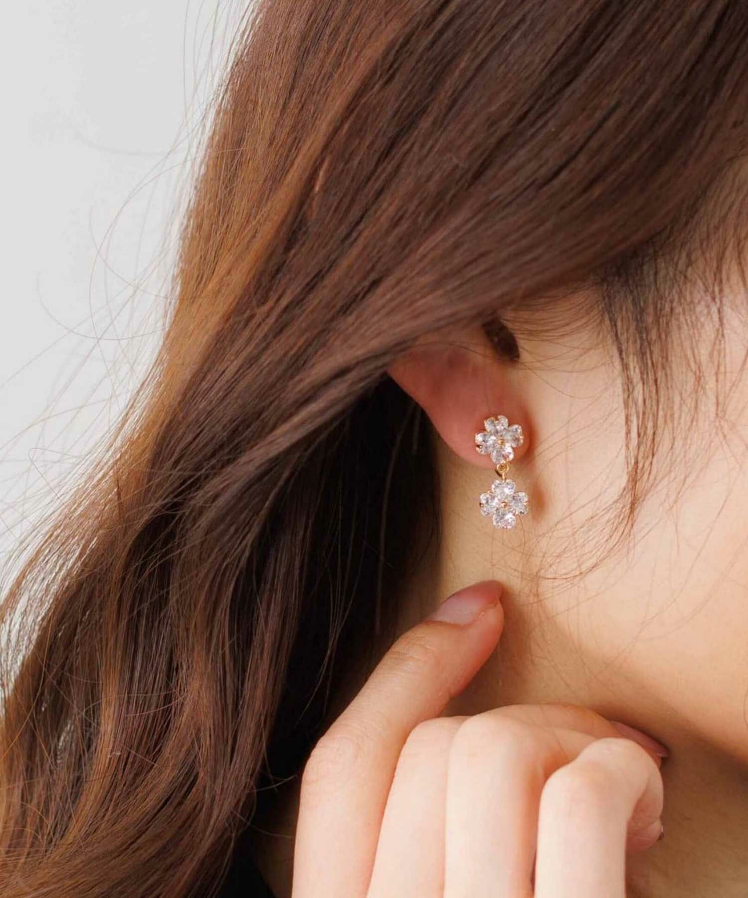 ジルコニアツインクローバーイヤリング【Dahlia】 | 【公式】MUK