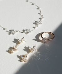 キュービックツインバタフライチタンポストピアス【Dahlia】