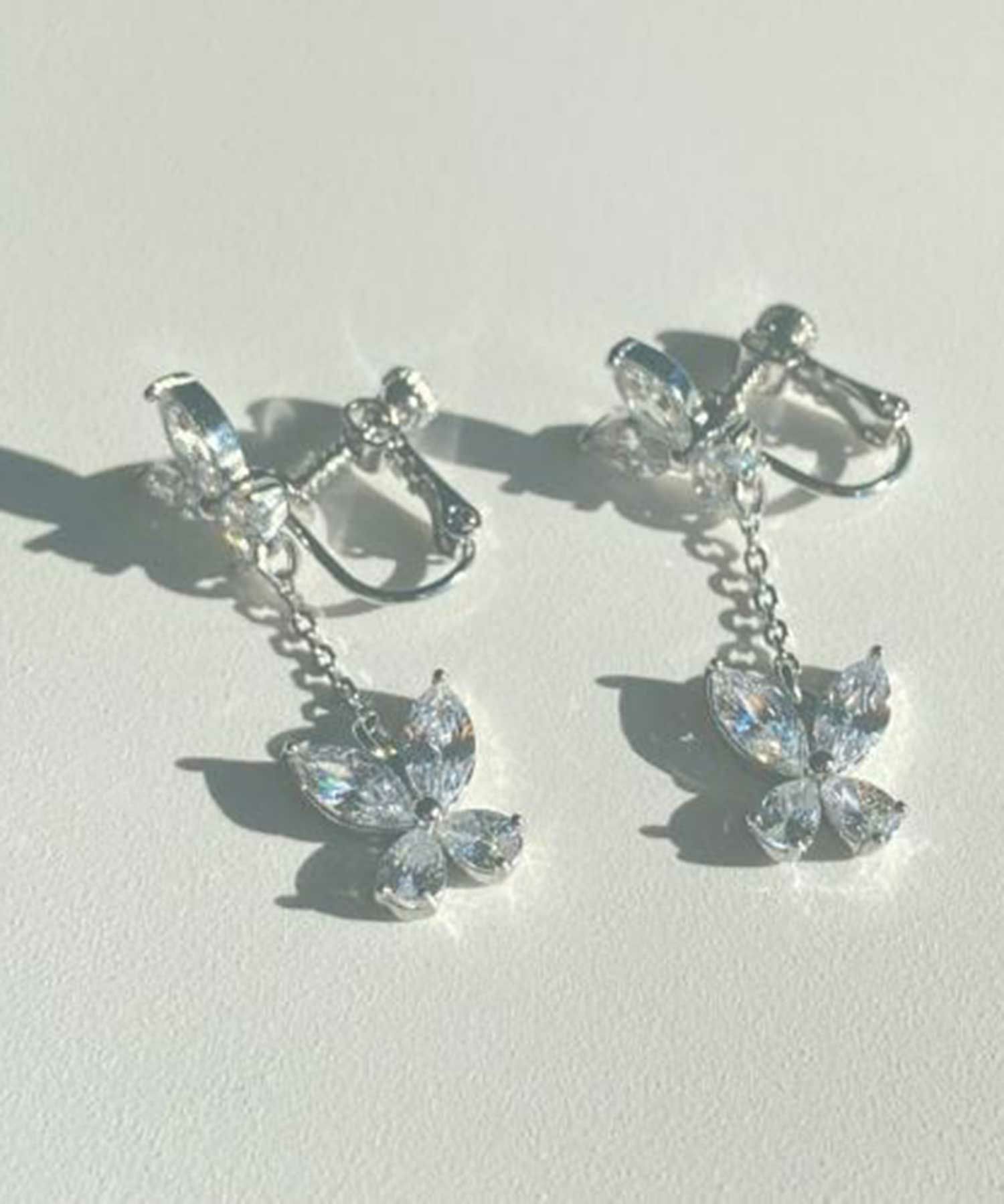 ジルコニアツインバタフライイヤリング【Dahlia】 | 【公式】MUK