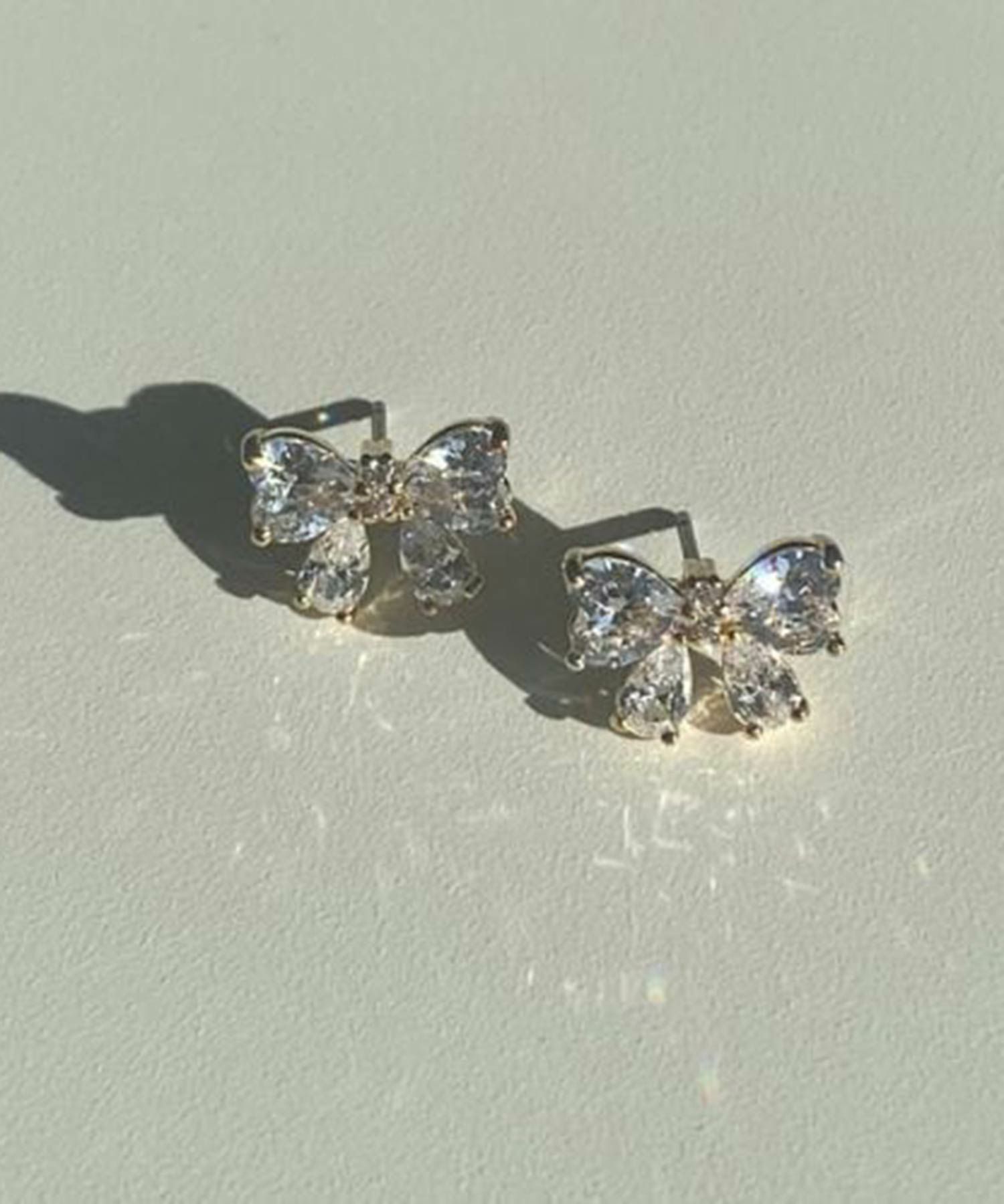 キュービックプチリボンチタンポストピアス【Dahlia】