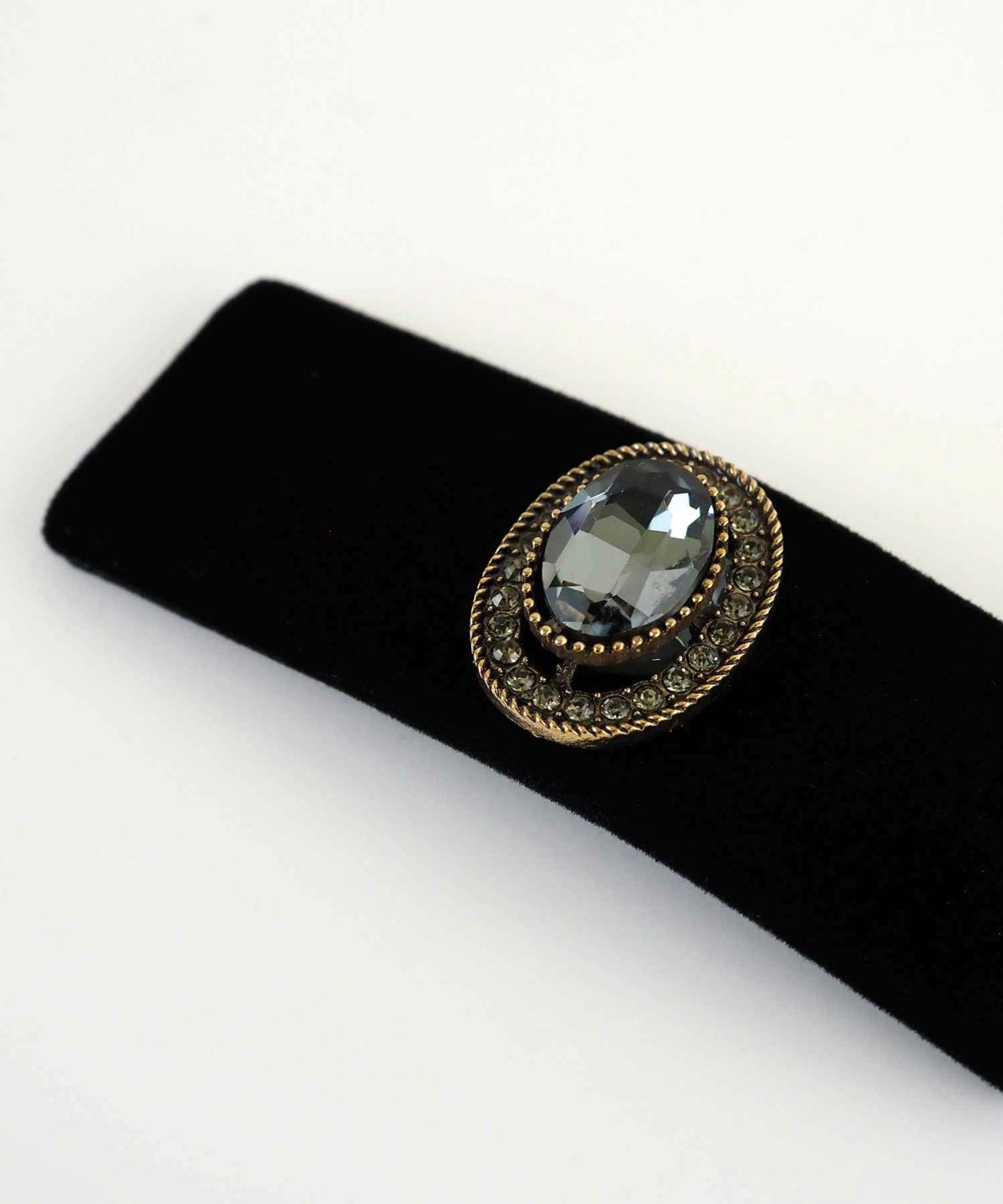 ビジューベロアパッチンピン【Grace】