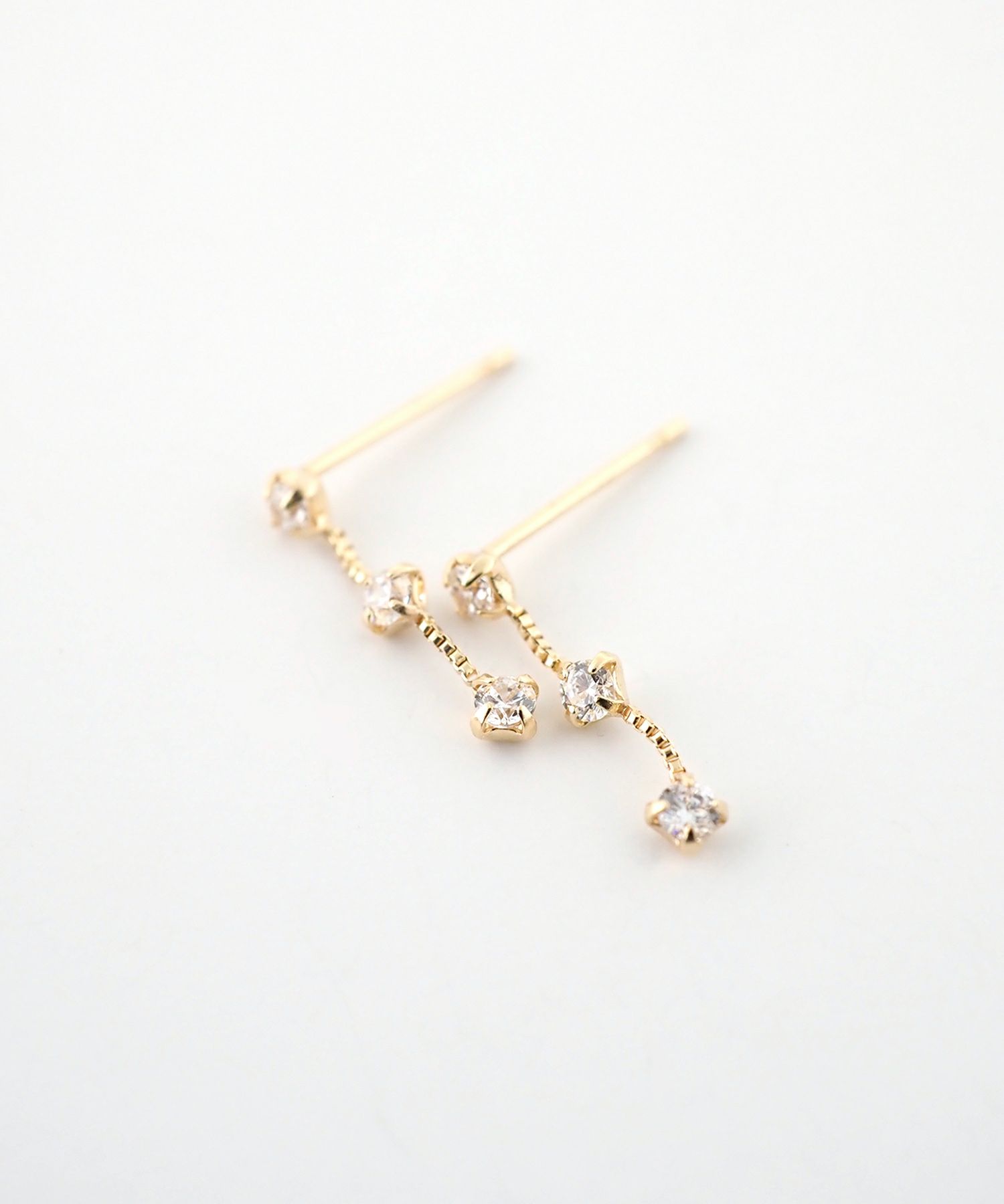 [K10]トロワジルコニアピアス【cucia】