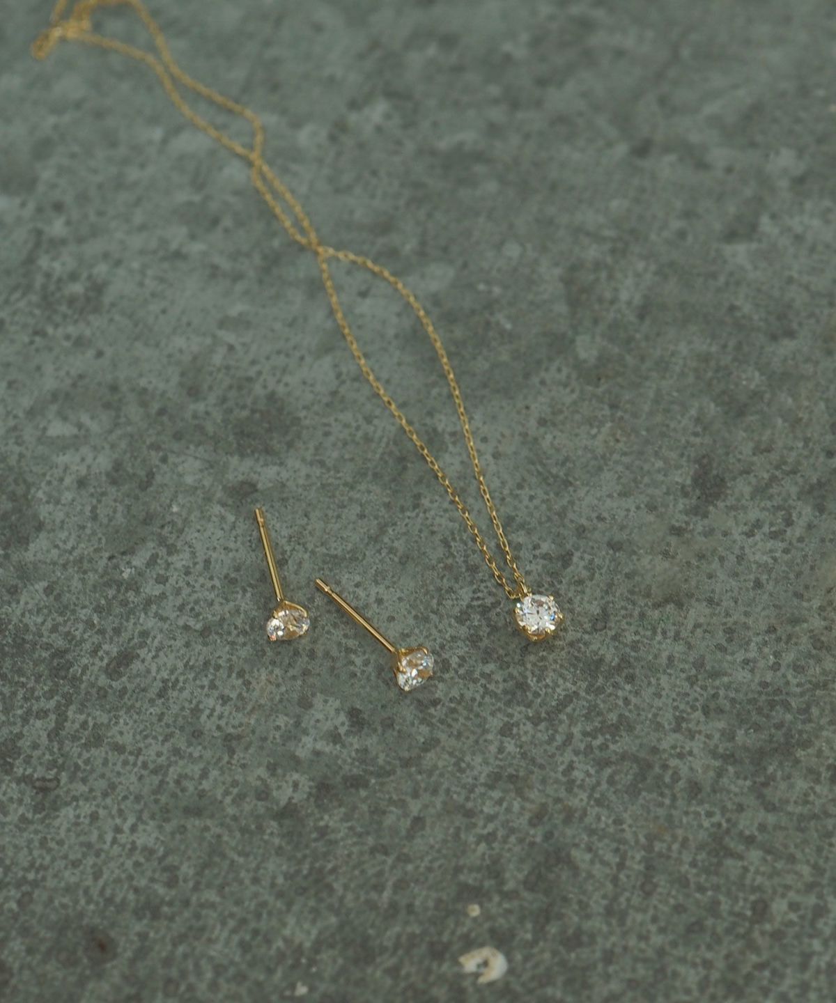 【web限定】[K10]ルミナスジルコニアピアス【cucia】