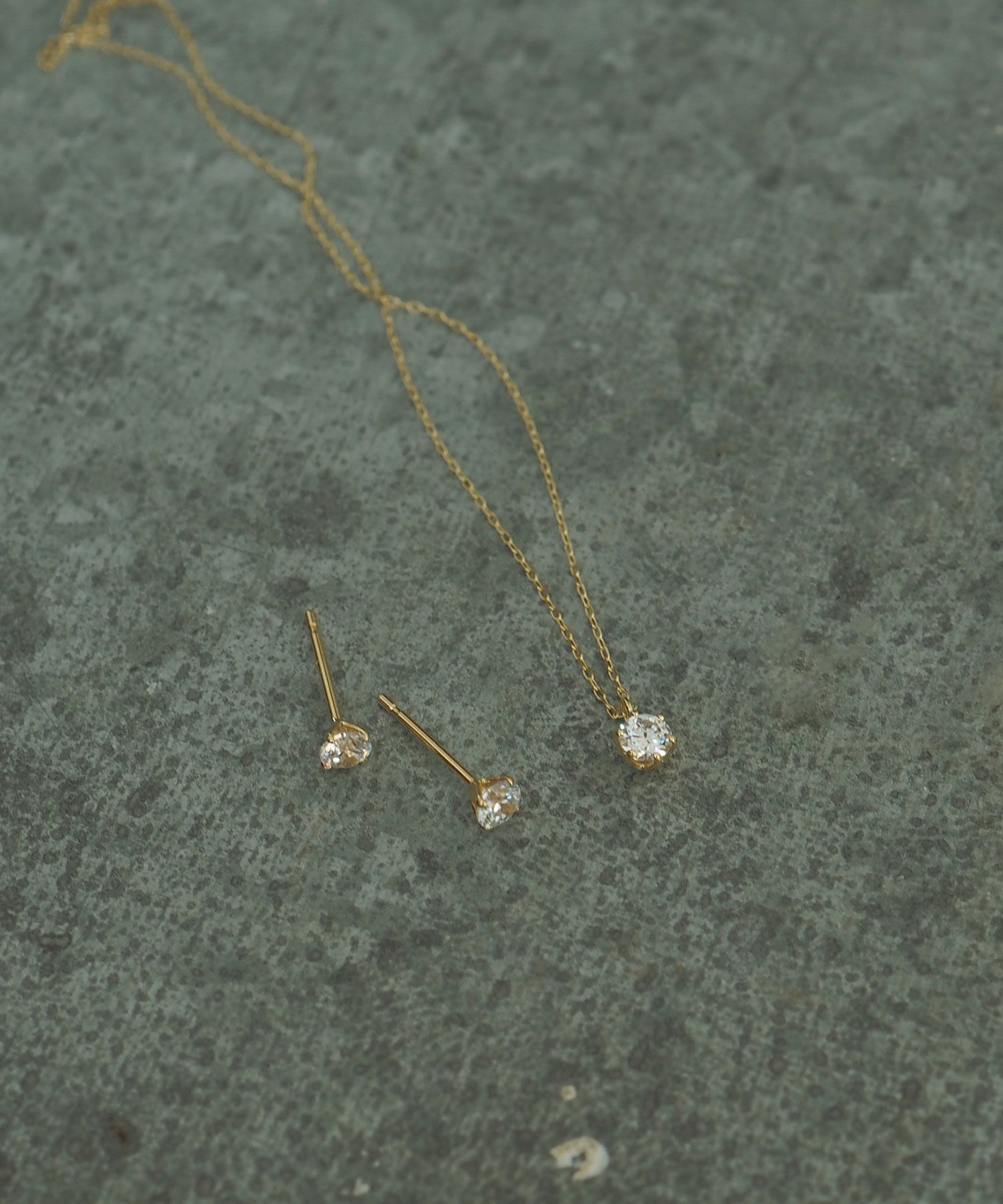 【web限定】[K10]ルミナスジルコニアピアス【cucia】