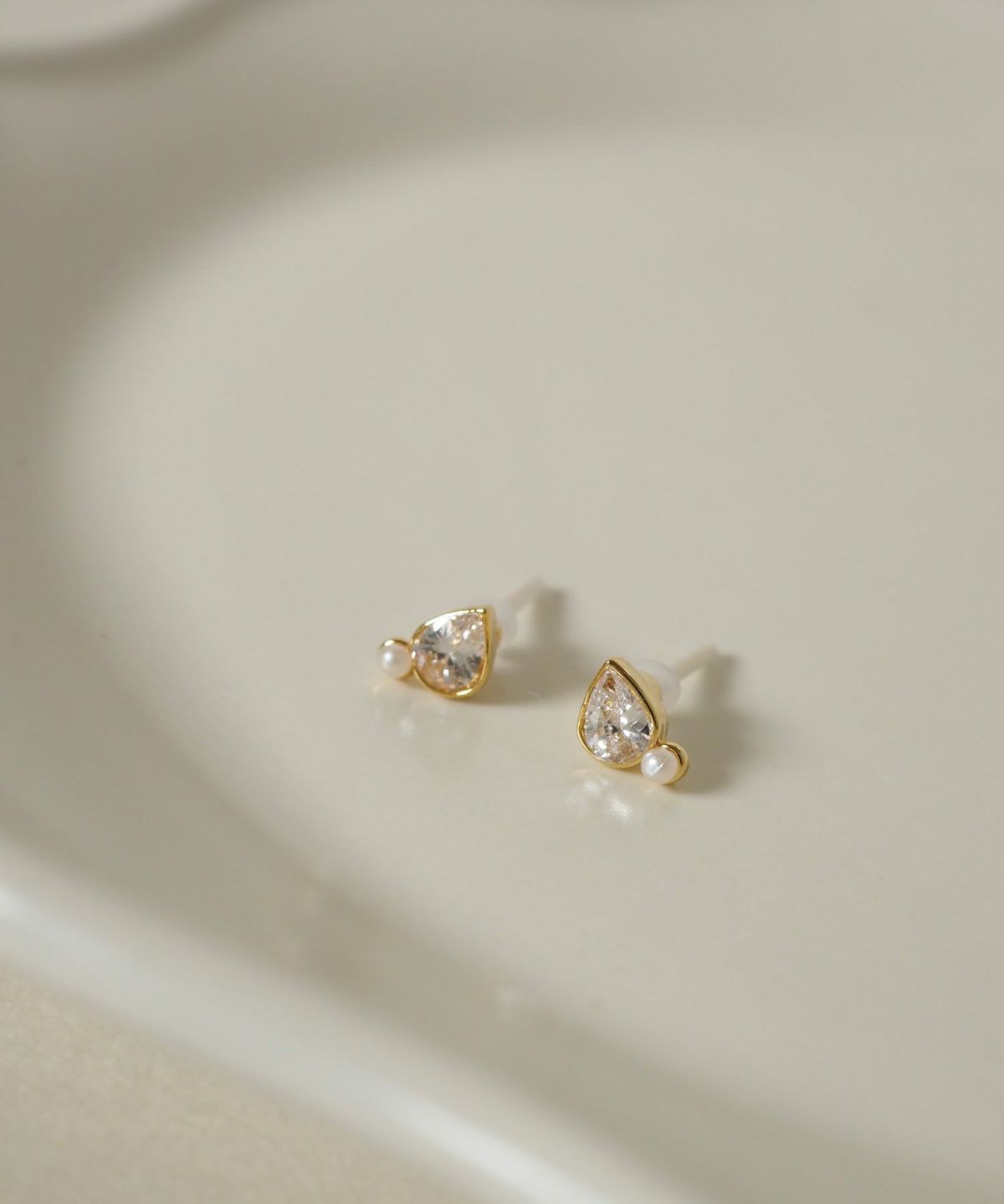 【web限定】キュービックドロップ樹脂コーティングポストピアス