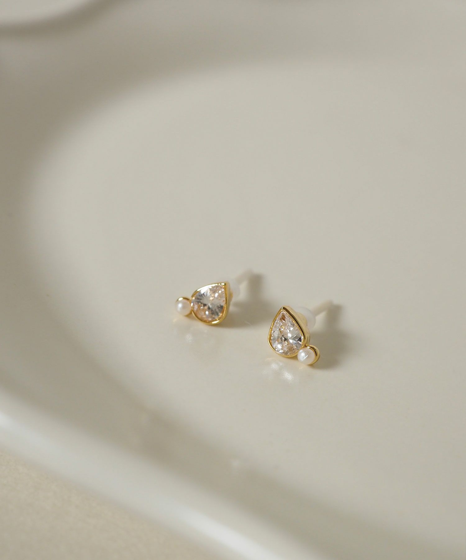 【web限定】キュービックドロップ樹脂コーティングポストピアス