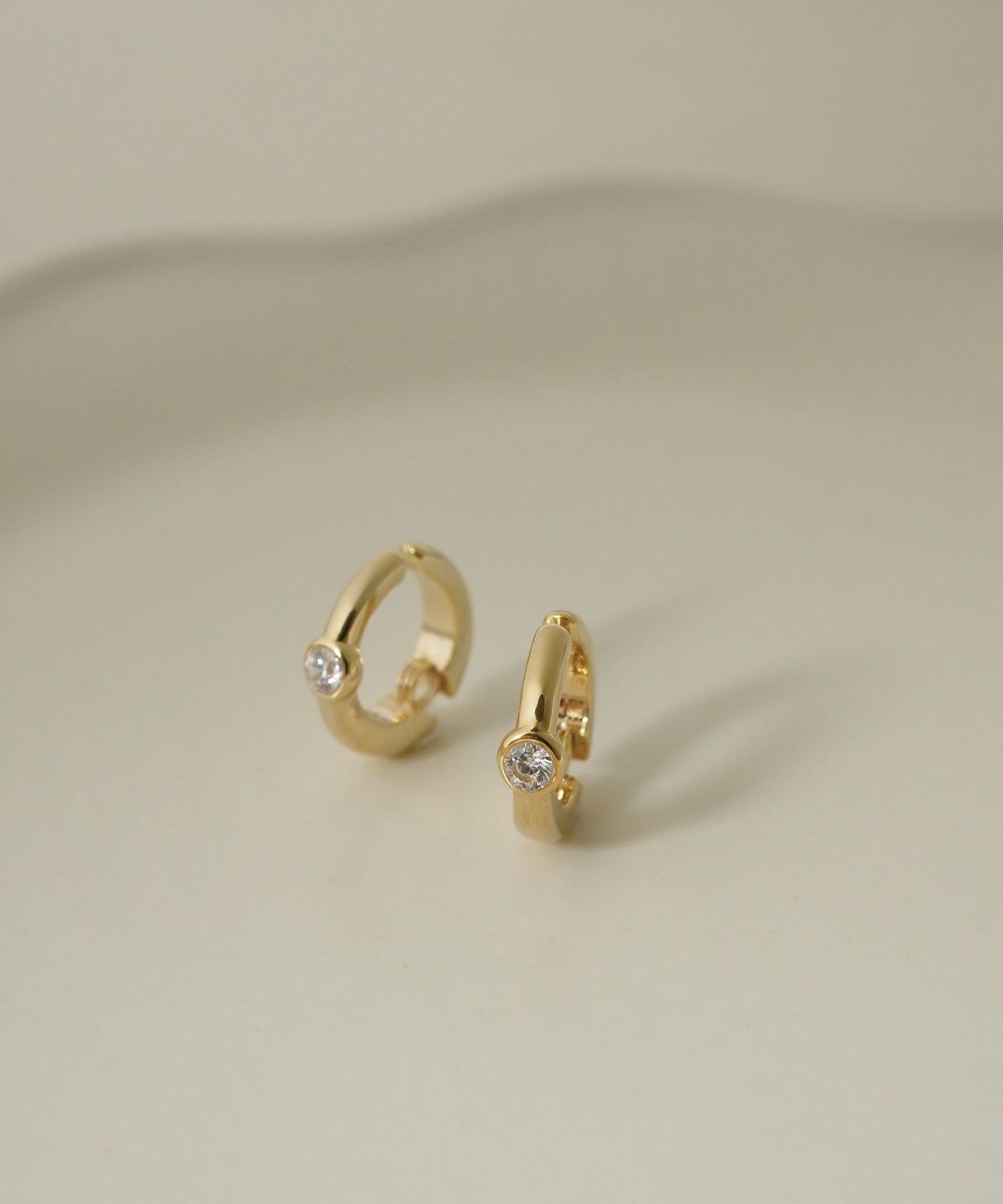 【web限定】キュービックフープクラッチイヤリング