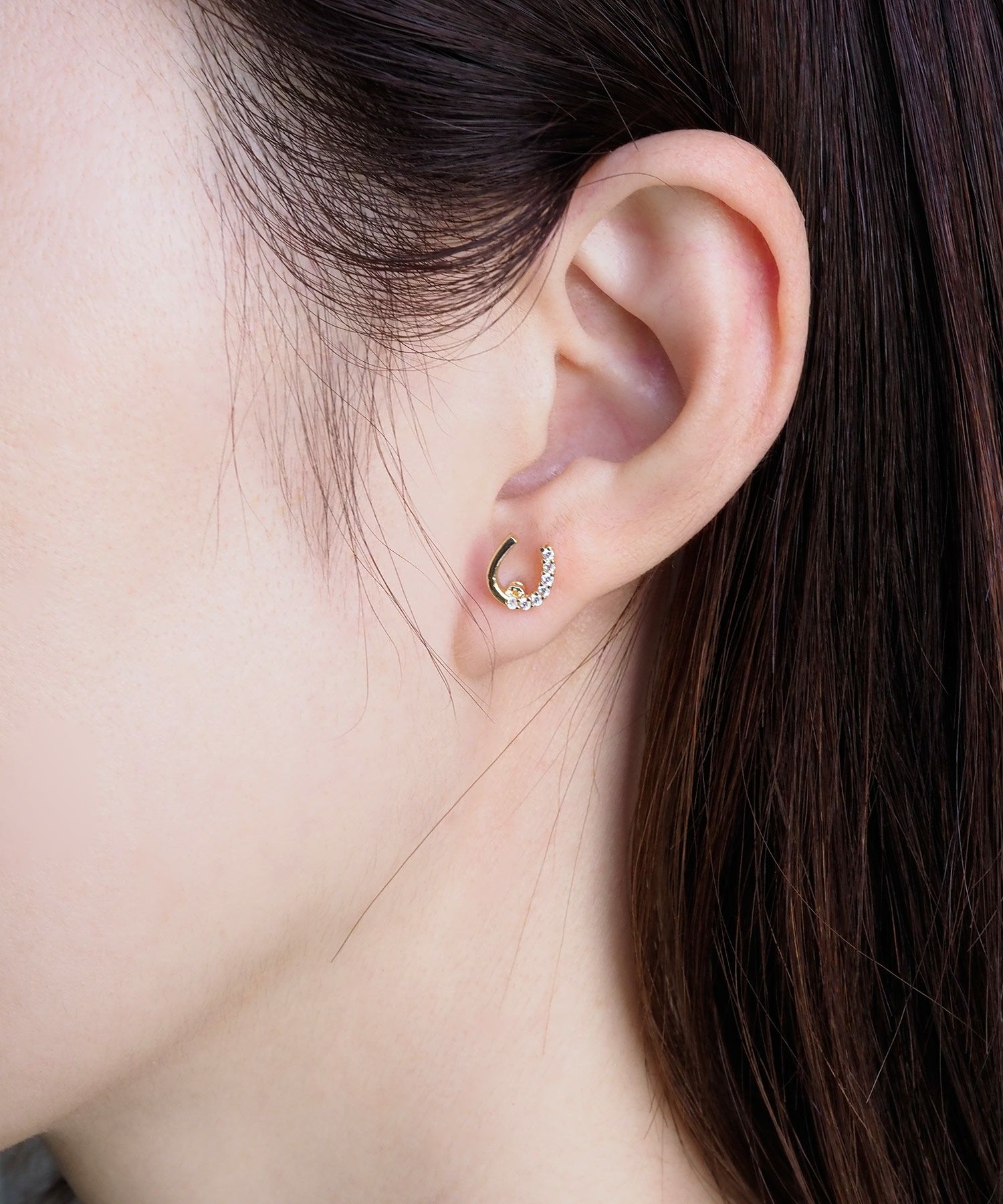 ホースシューハーフキュービックピュアチタンロングポストピアス