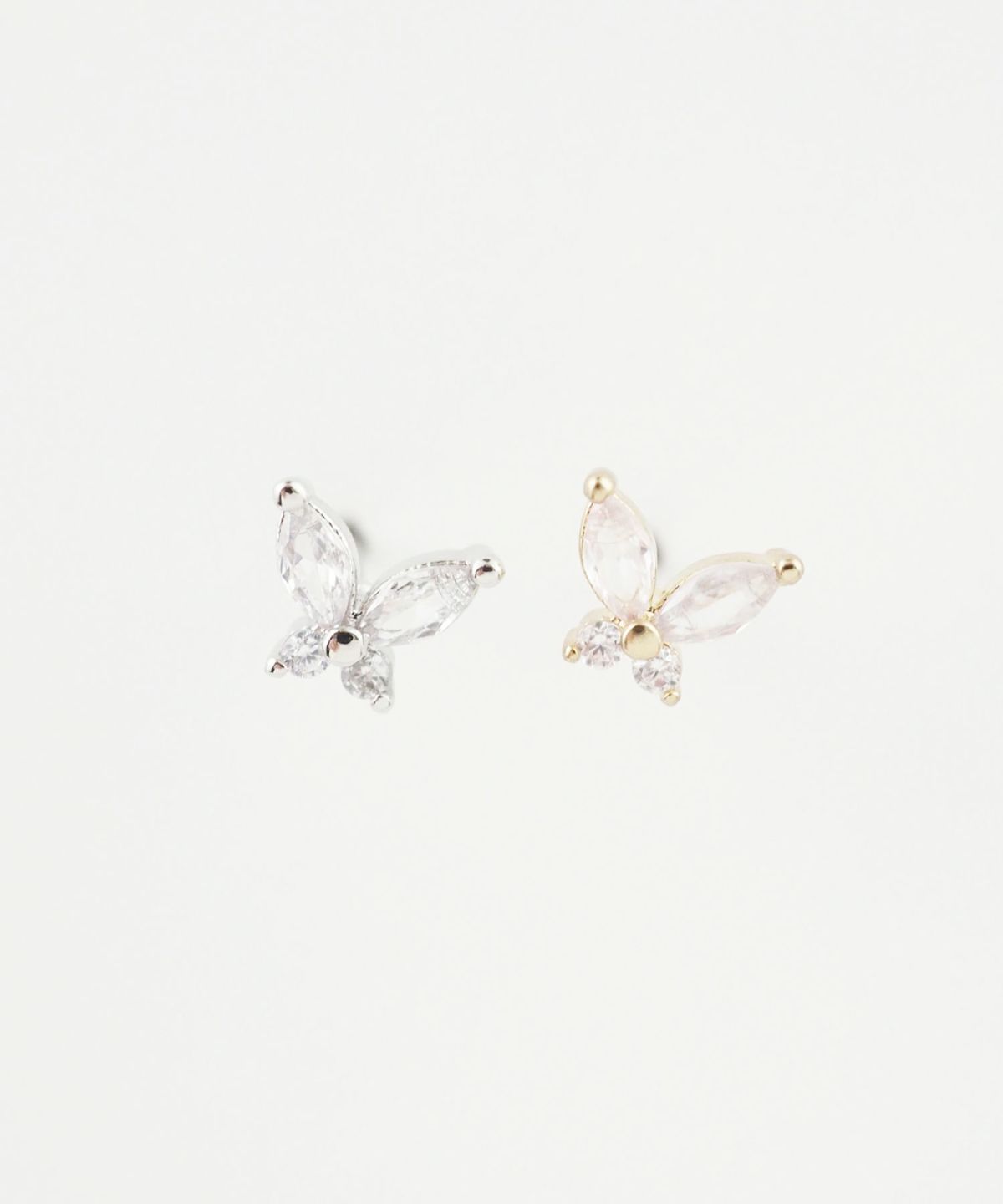 バタフライキュービックピュアチタンロングポストピアス