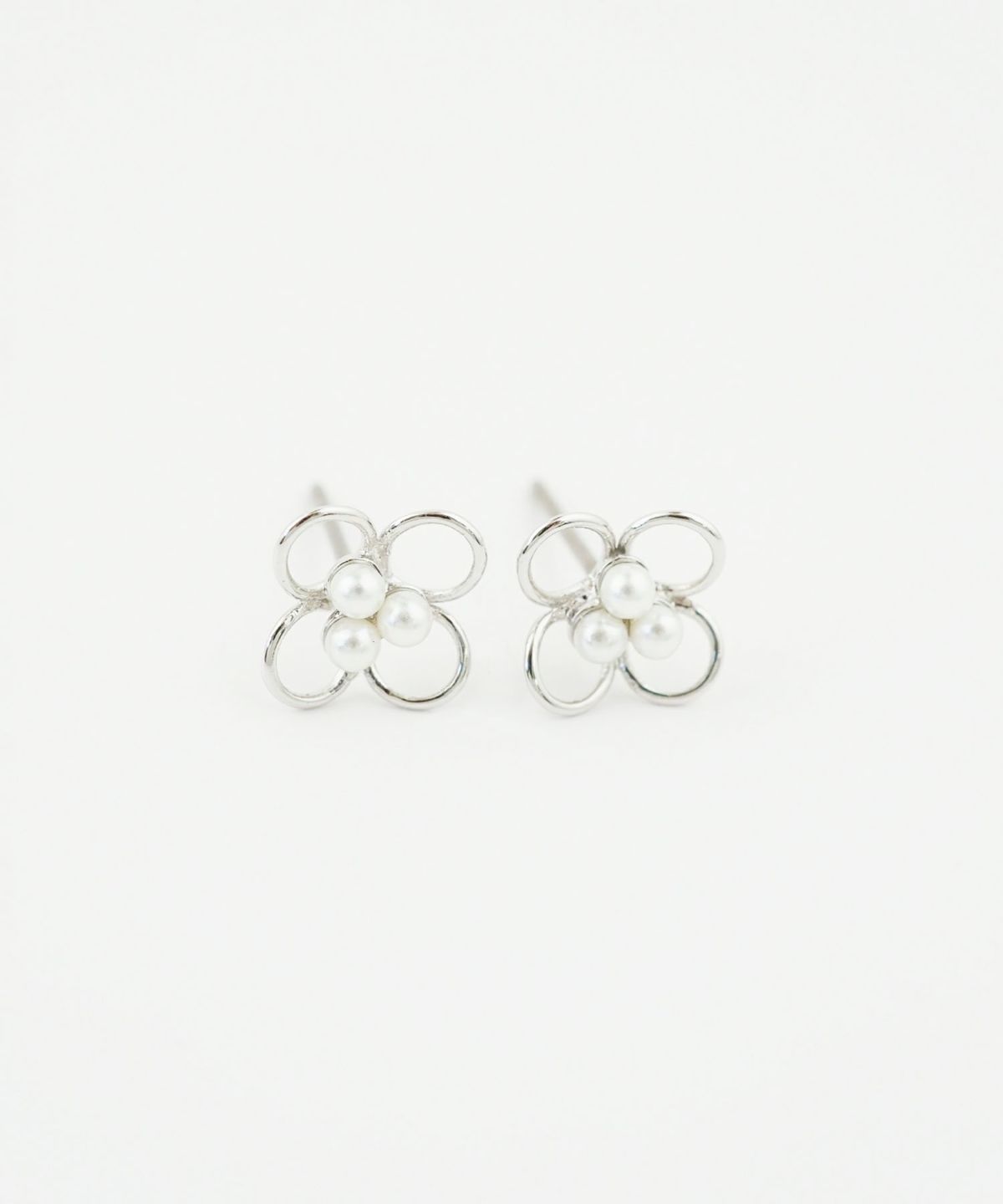 ワイヤークローバピュアチタンロングポストピアス