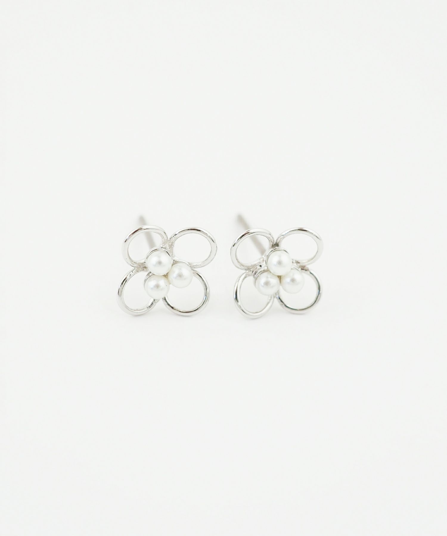 ワイヤークローバピュアチタンロングポストピアス