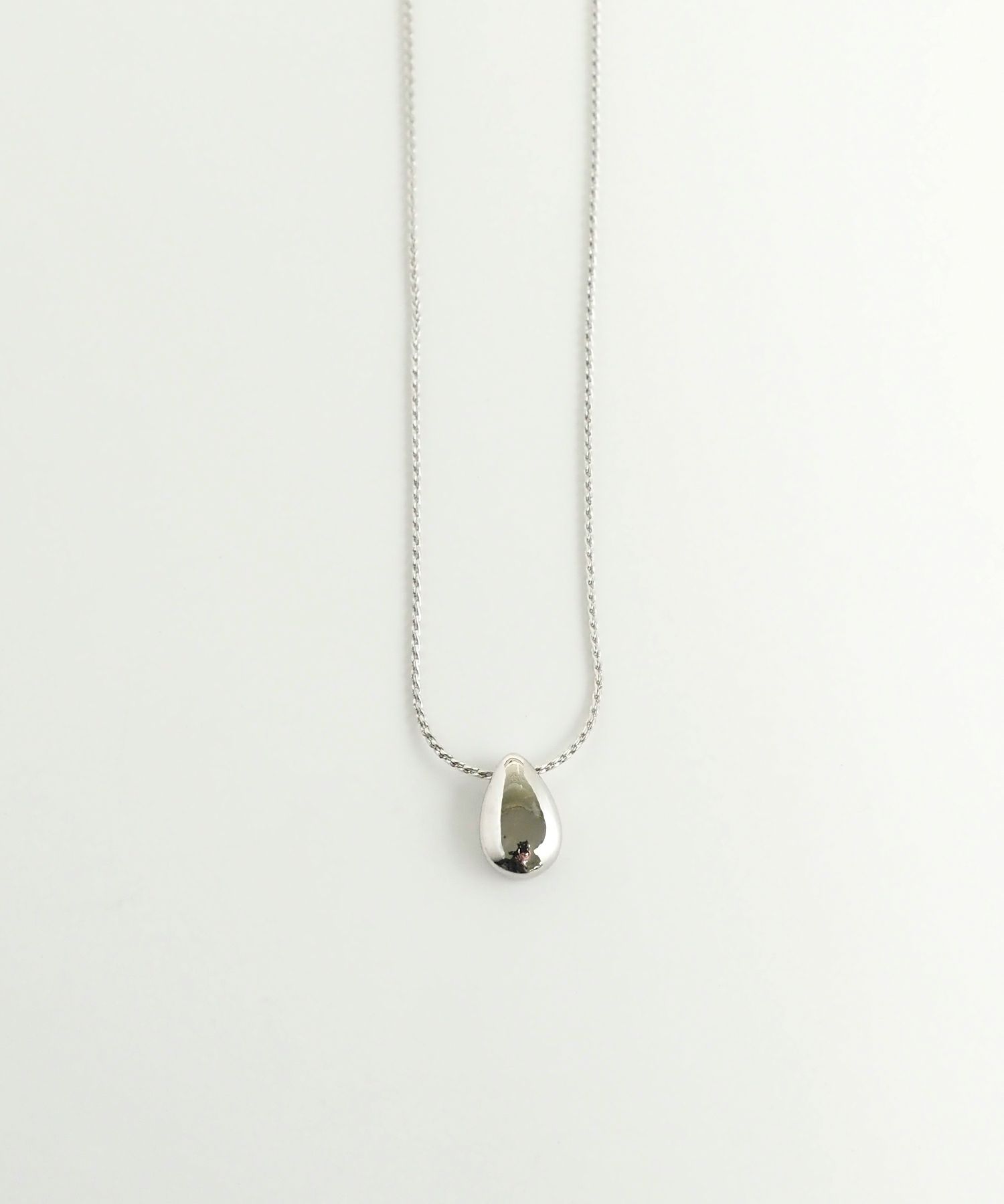 メタルドロップマグネットネックレス