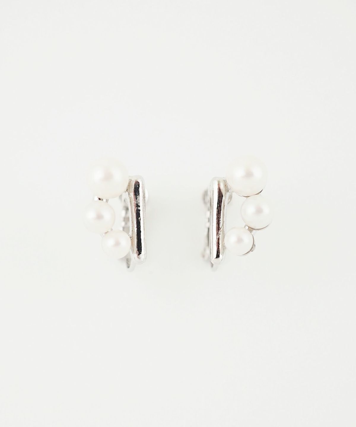 3連パールバーIMFスプリングイヤリング