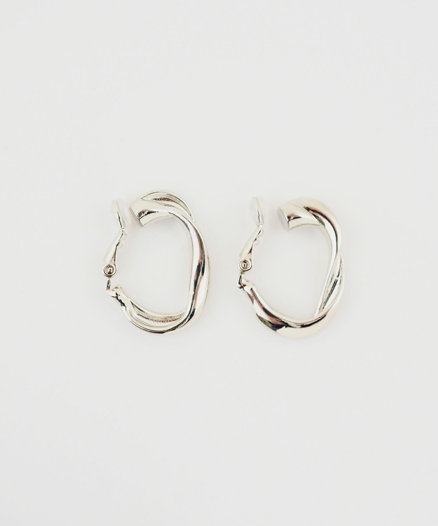 メタルネジリフープIMUFURETイヤリング