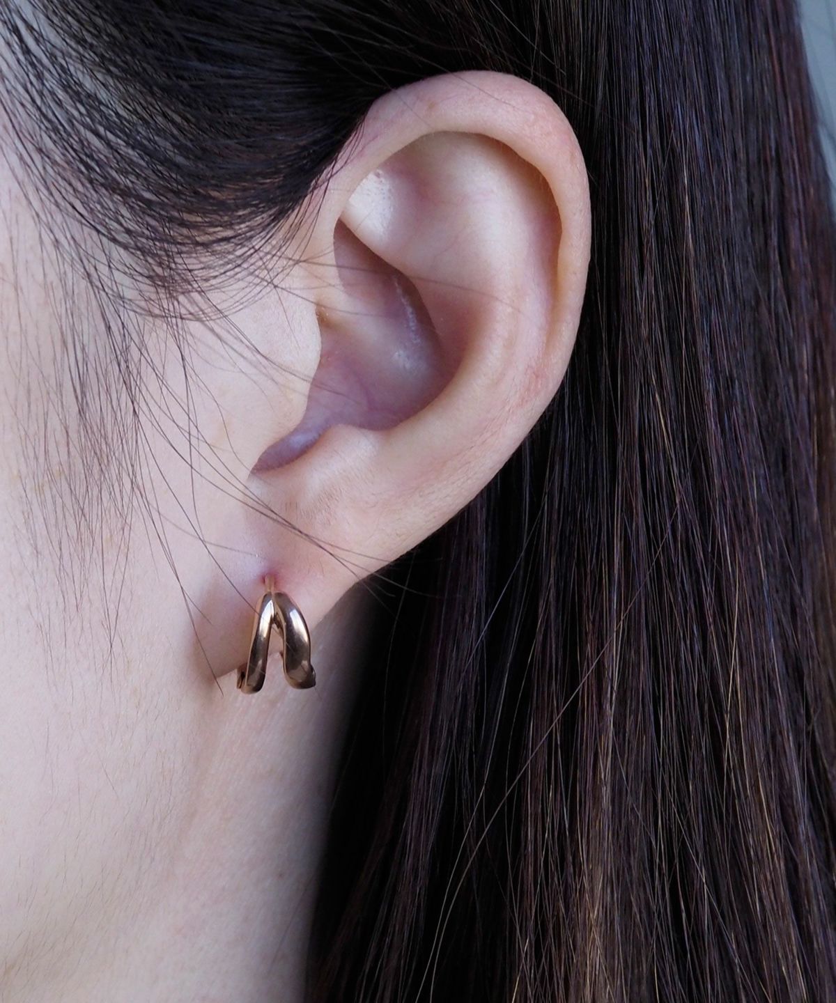 Stellina 9ktローズゴールドシングルピアス Ф ピンクゴールドダブルラインフープサージカルステンレスピアス