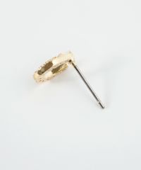 ホースシューキュービックチタンポストピアス
