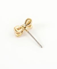 リボンキュービックチタンポストピアス