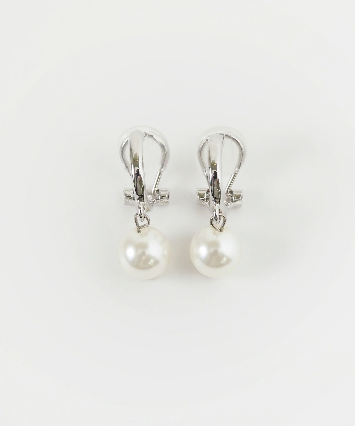 スイングパールクリップイヤリング