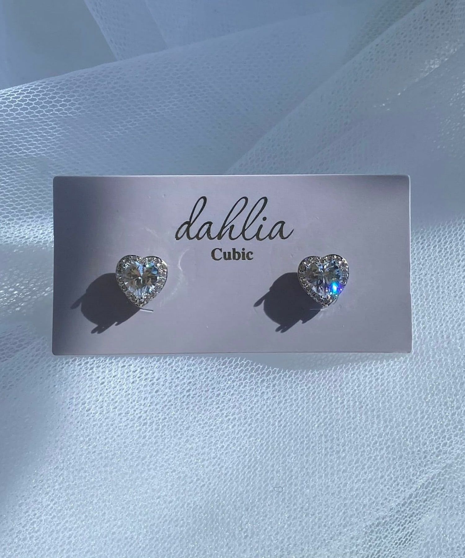 キュービックハートチタンポストピアス【Dahlia】