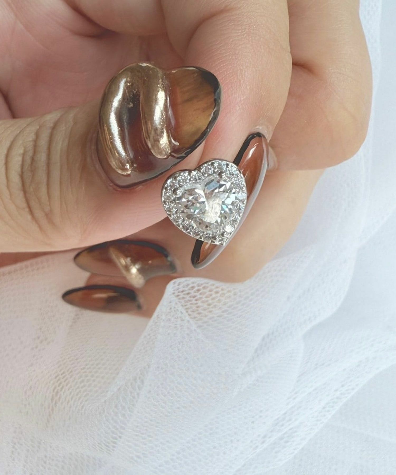 キュービックハートチタンポストピアス【Dahlia】