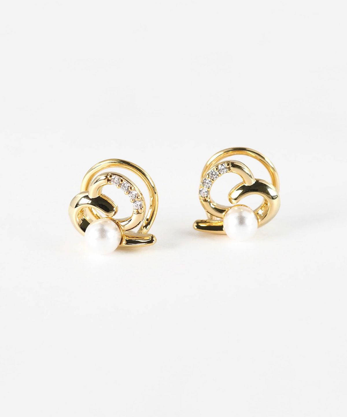 パールハートラウンドメタルイヤリング