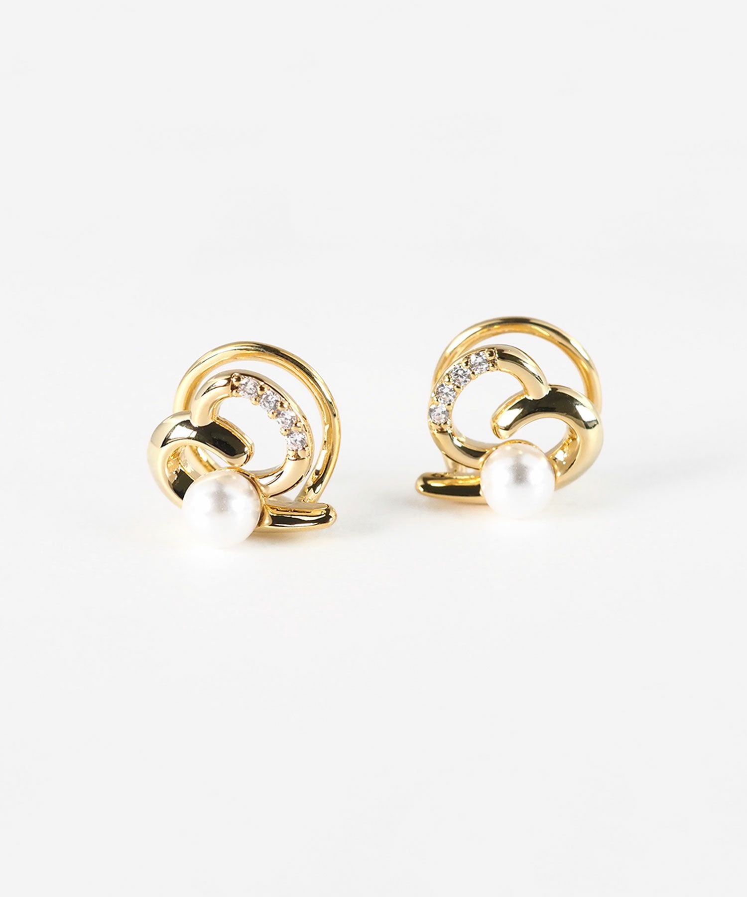 パールハートラウンドメタルイヤリング