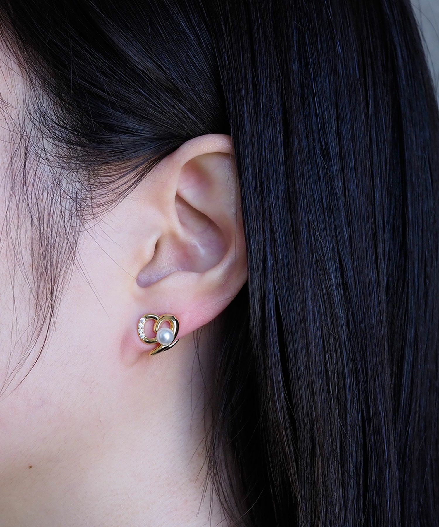 パールハートラウンドメタルイヤリング