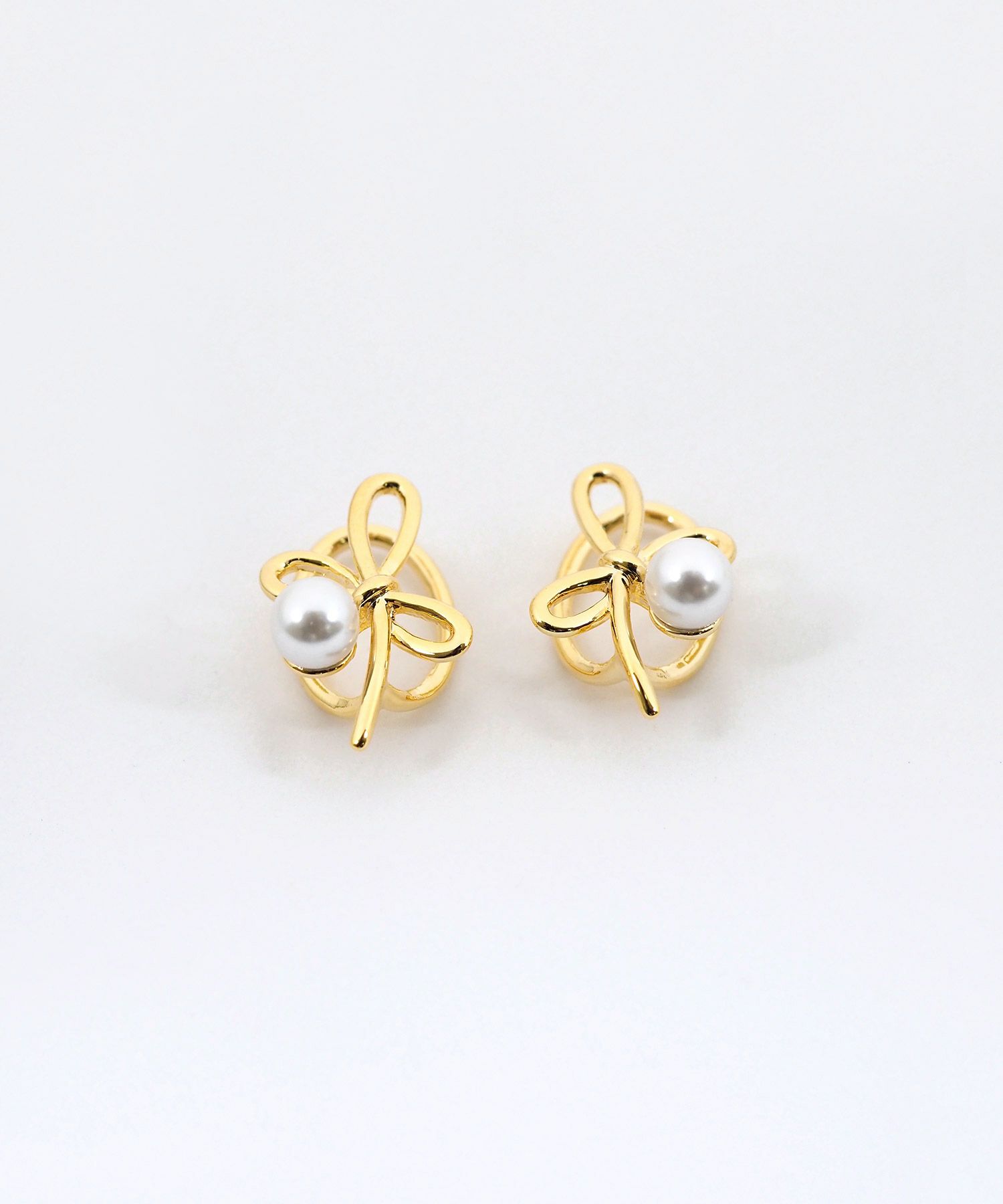 リボンパールラウンドメタルイヤリング