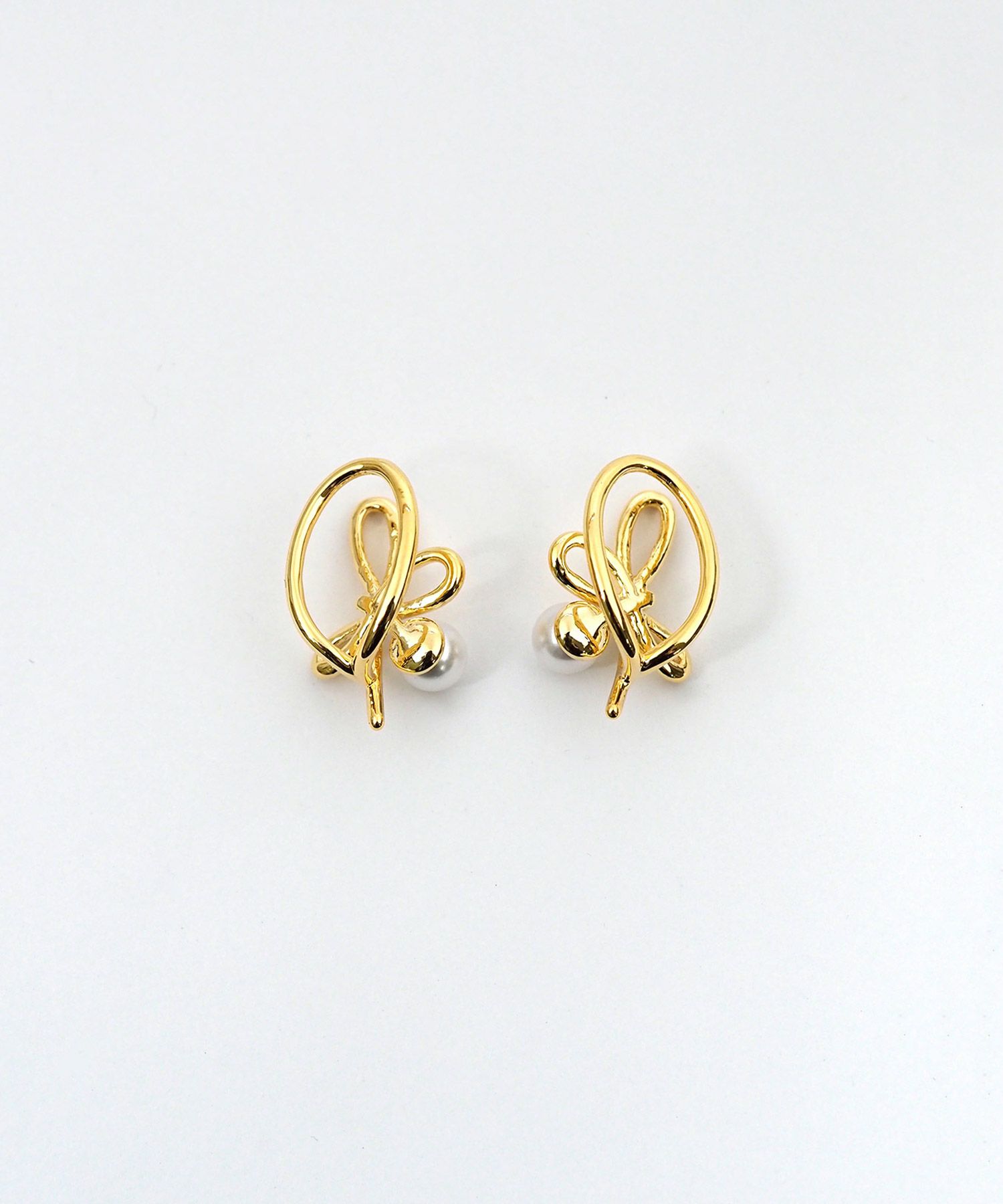 リボンパールラウンドメタルイヤリング