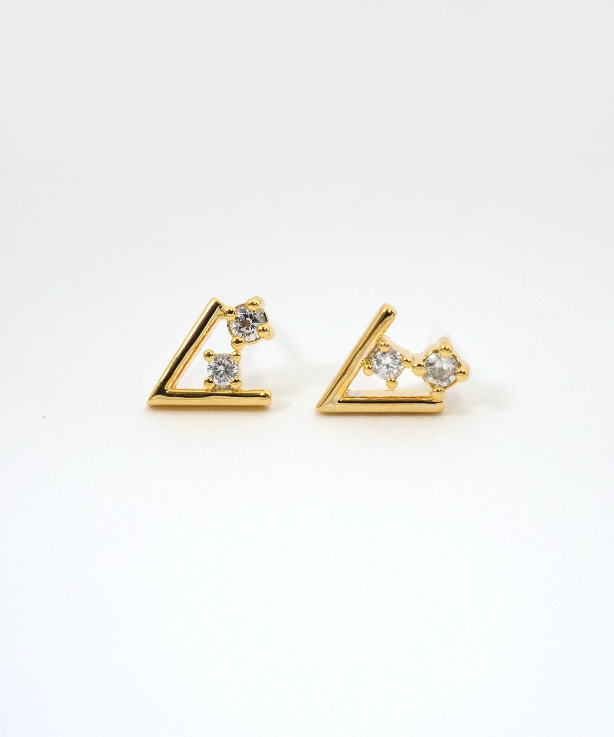 ワンアングルセラミックポストピアス