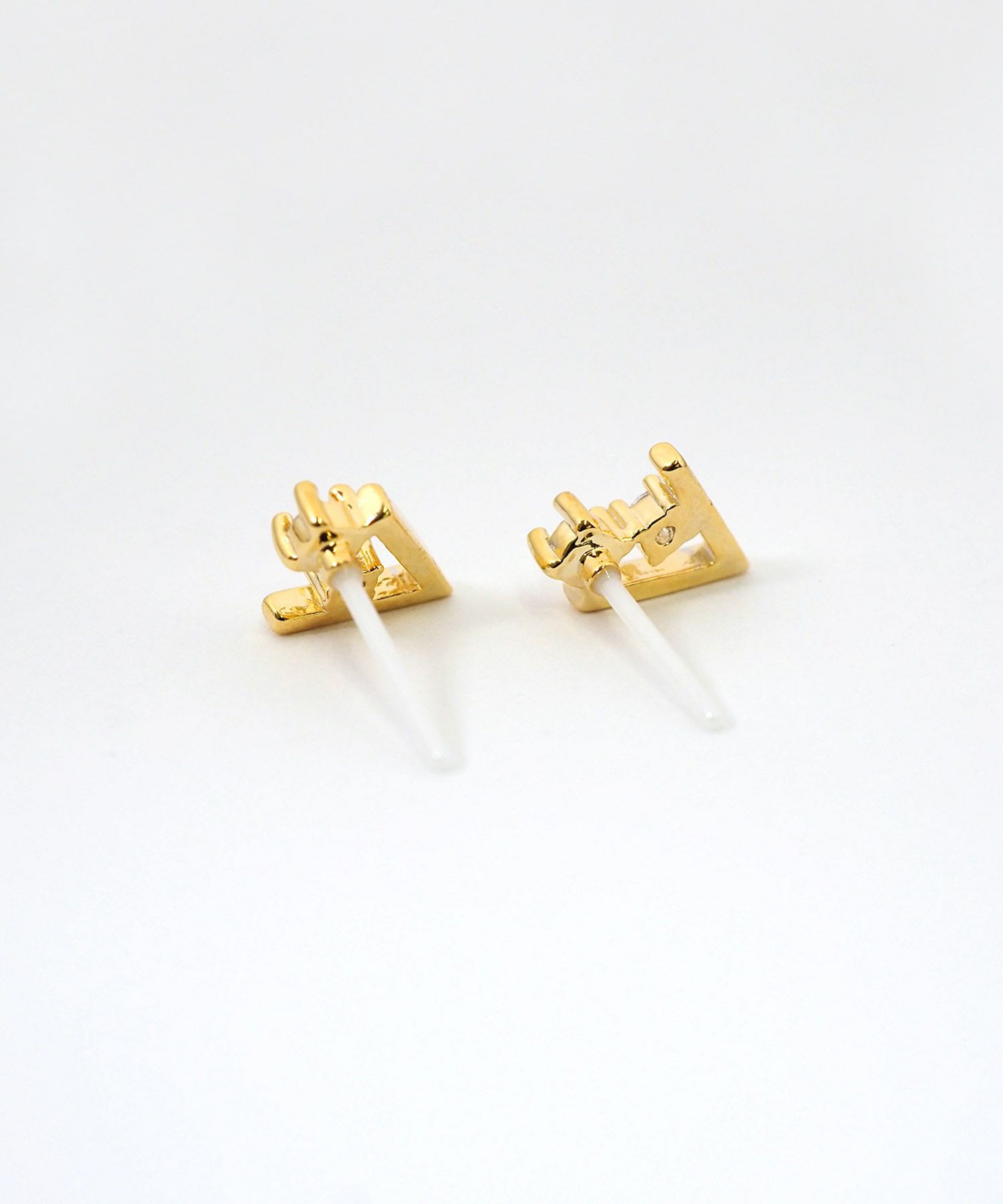 ワンアングルセラミックポストピアス