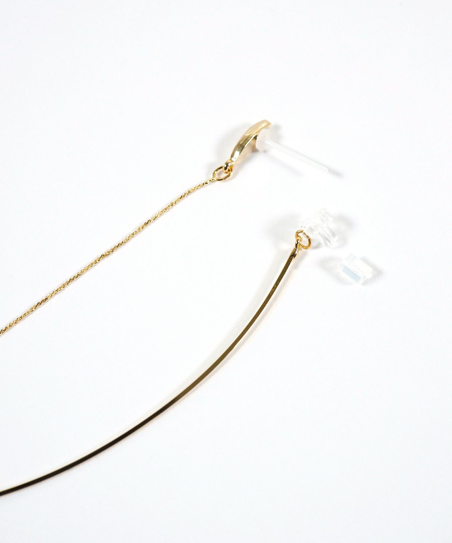 ストレートチェーンセラミックポストピアス