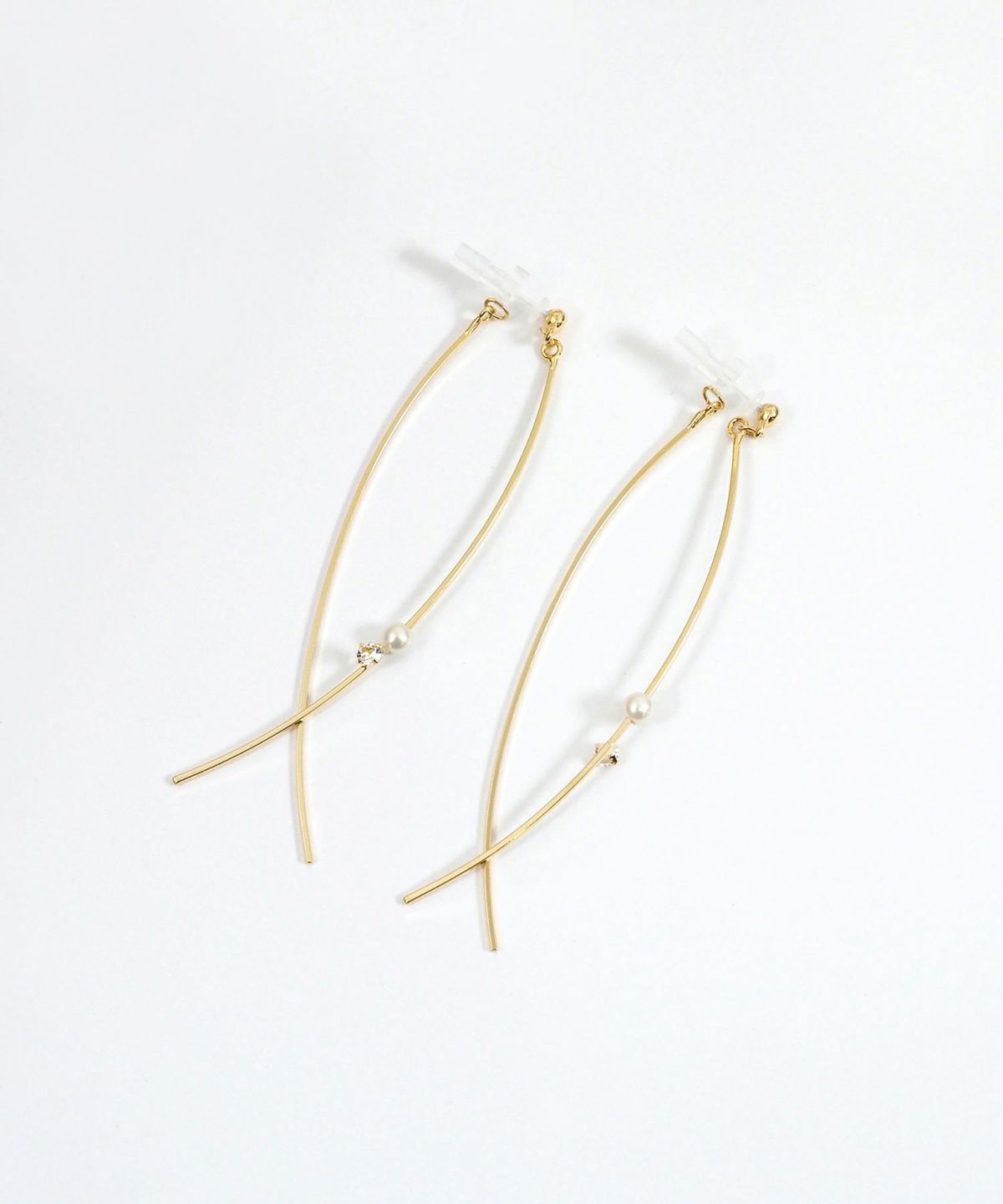 カーブラインセラミックポストピアス