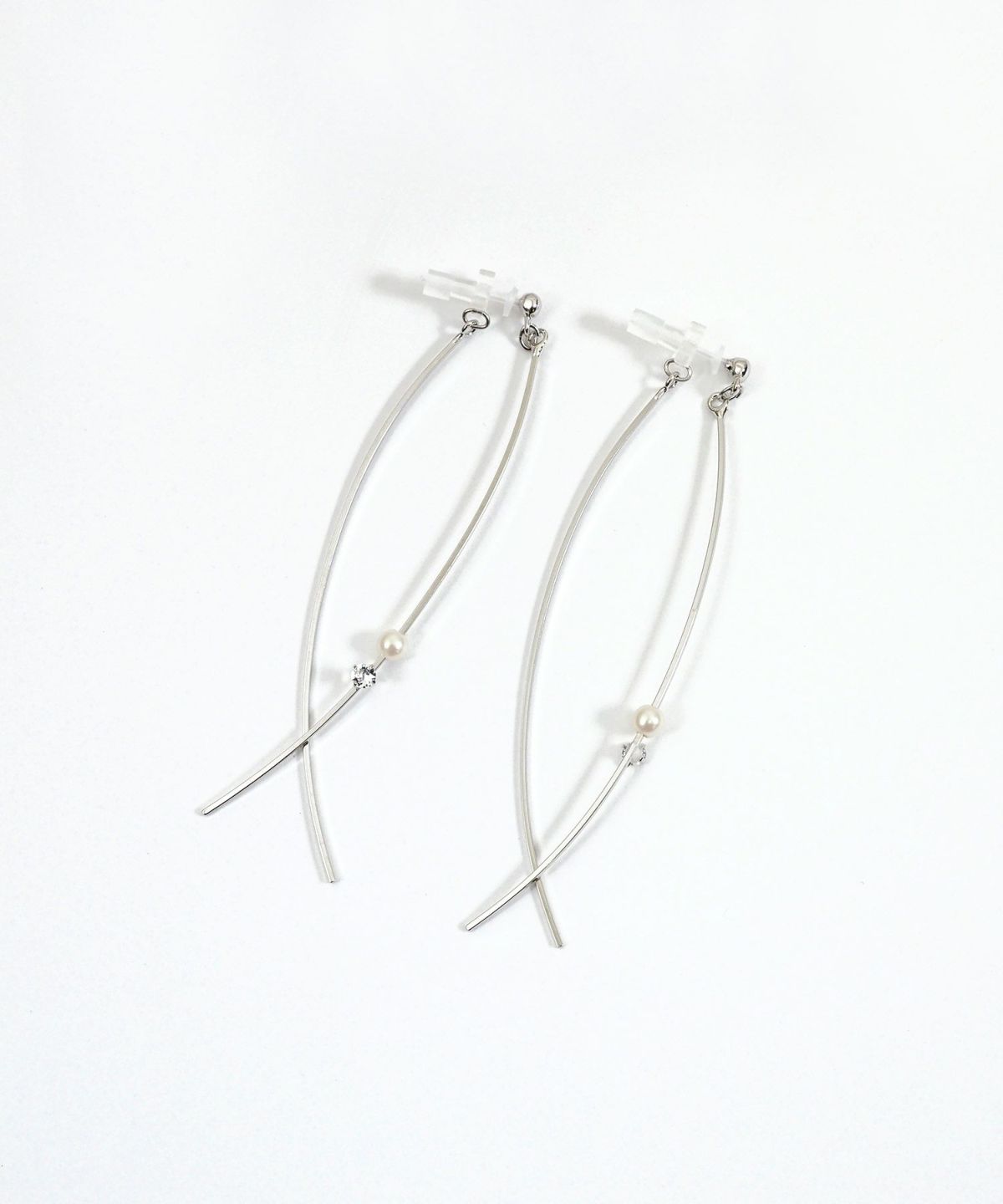 カーブラインセラミックポストピアス