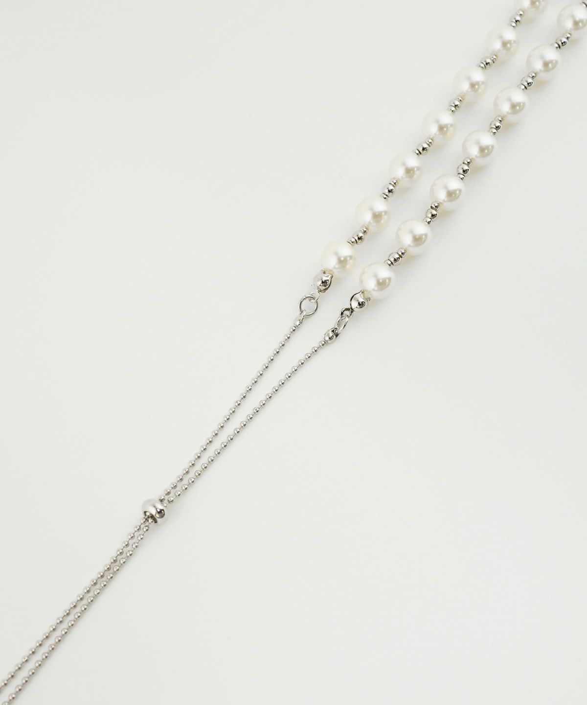 パールメタルボールロングネックレス