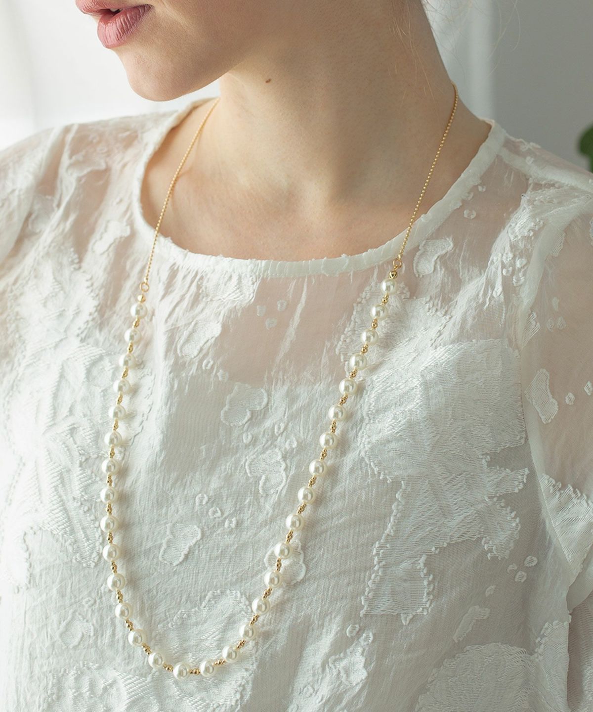 パールメタルボールロングネックレス