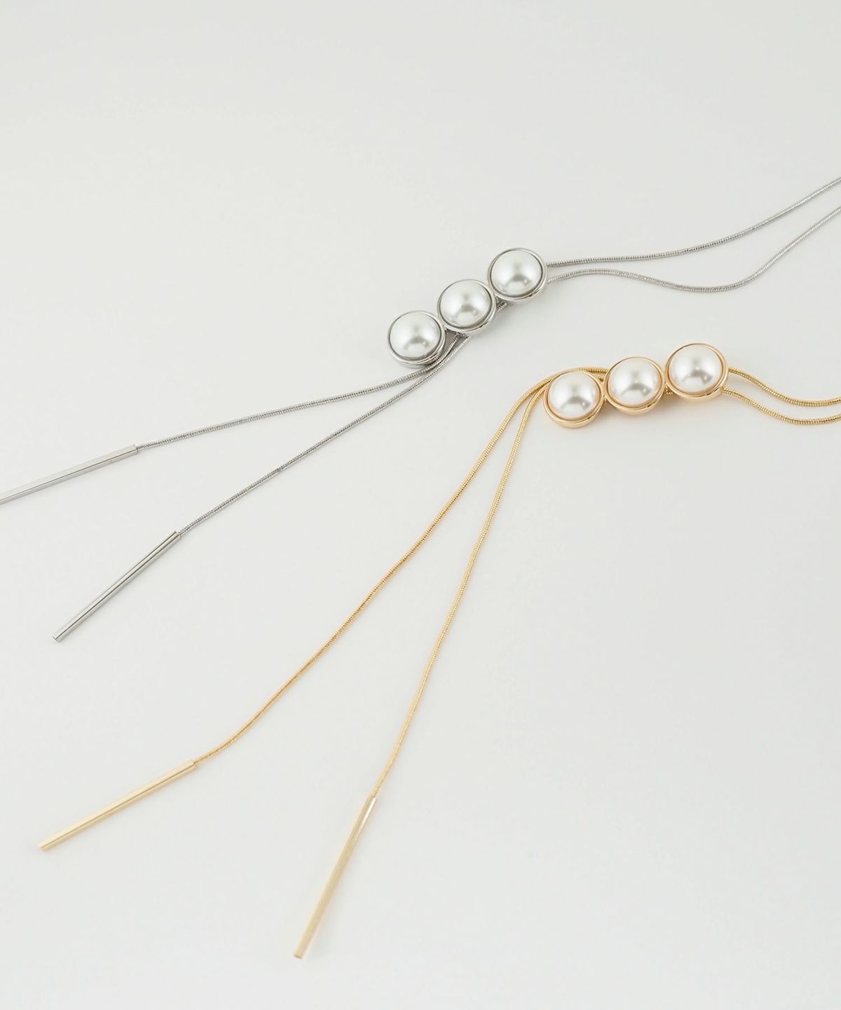 3連パールチャームロングネックレス