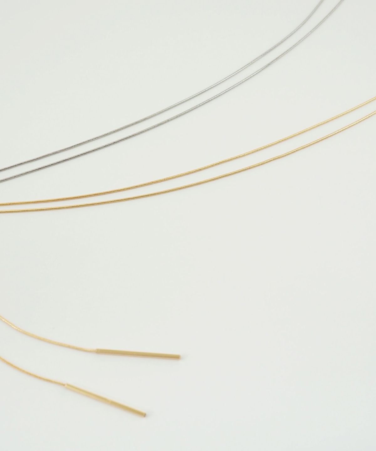 3連パールチャームロングネックレス