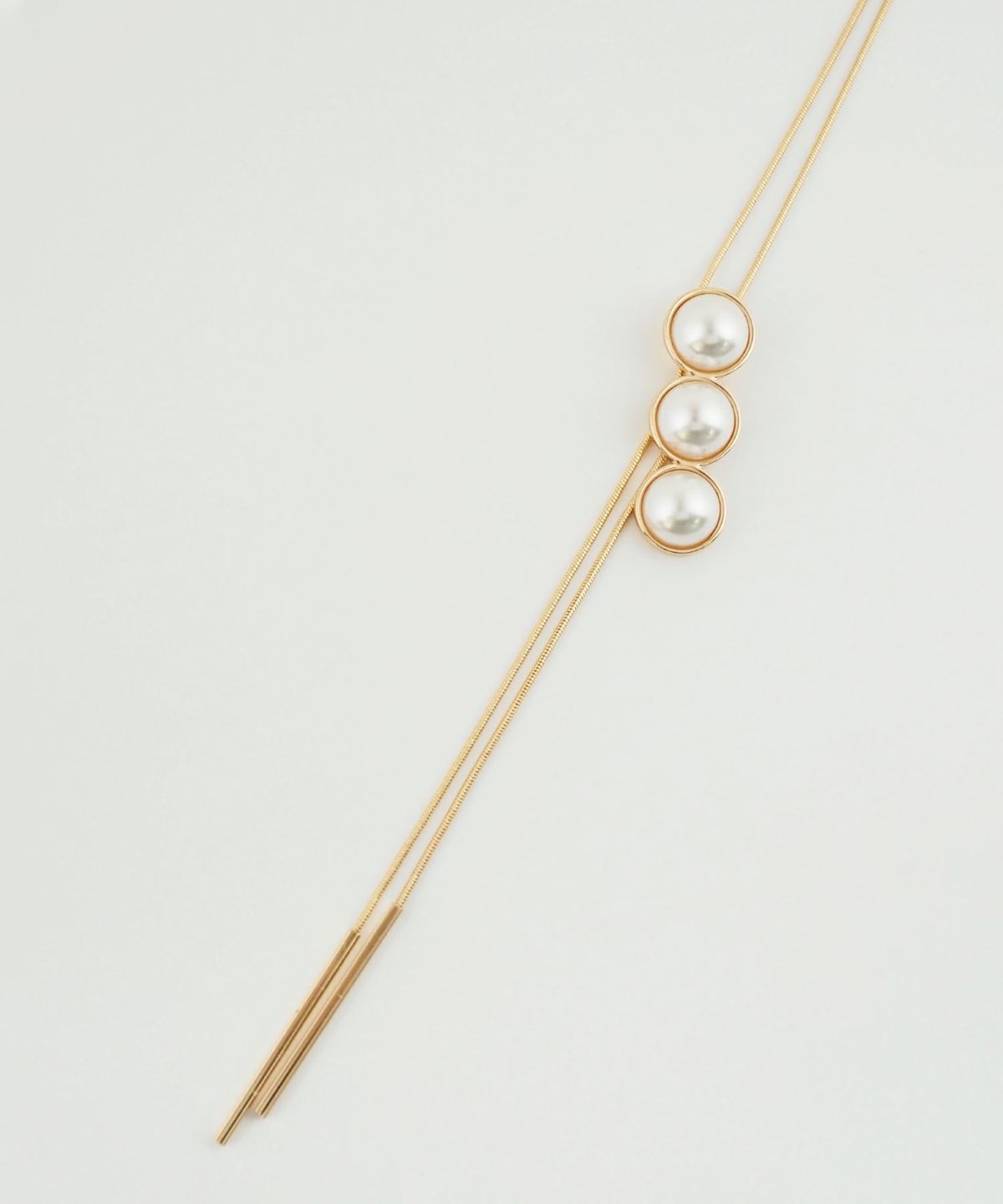 3連パールチャームロングネックレス