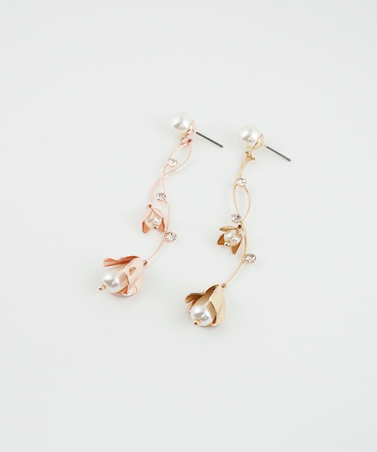 ベルフラワーチタンポストピアス【Sereno】